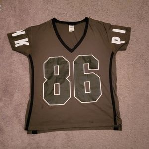 86 sequins VS Pink shirt